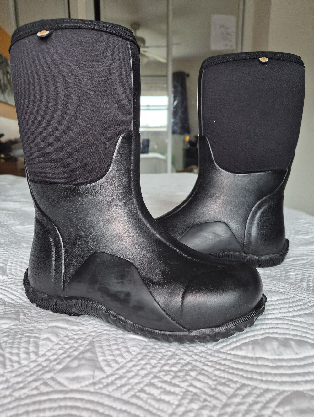 GUC Bogs Classic High Black Boots Sz 4 Boys Unisex Snow Waterproof